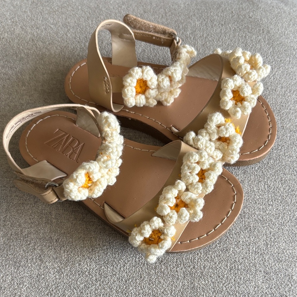 Zara Beige Sandals with Cream Crochet Accents Sz 24/7